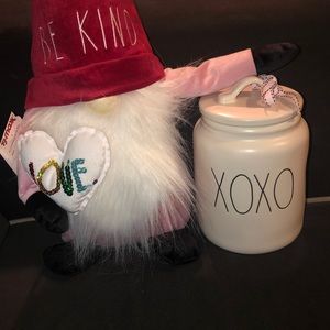 Rae Dunn XOXO canister